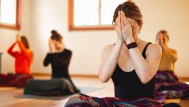 american-express-selects-lifestyle-poonam-yoga-2