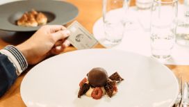 americanexpress-benefits-dining-stagestatic