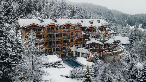 american-express-selects-winter-promotion-2024-le-crans-1