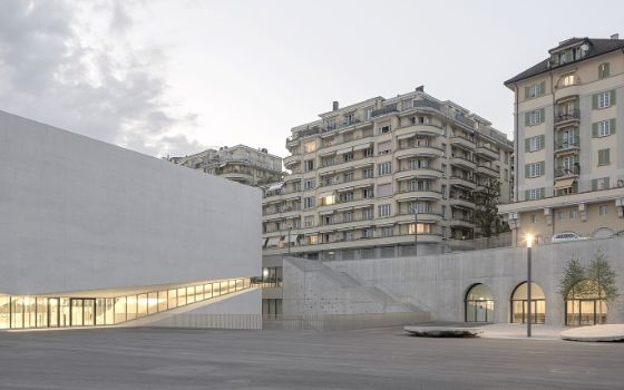 Das Museumsgebäude Mudac sowie das Restaurant Arcadia stehen auf dem Platz Plateforme-10 in Zürich. 