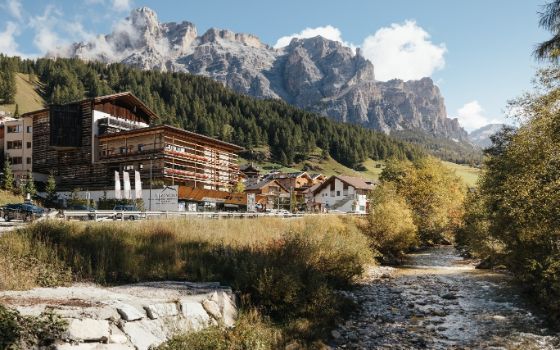 americanexpress-magazin-suedtirol-hotel-lagacio-uebersicht-stagestatic
