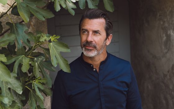 Porträt von Spitzenkoch Andreas Caminada vom Restaurant Schloss Schauenstein.