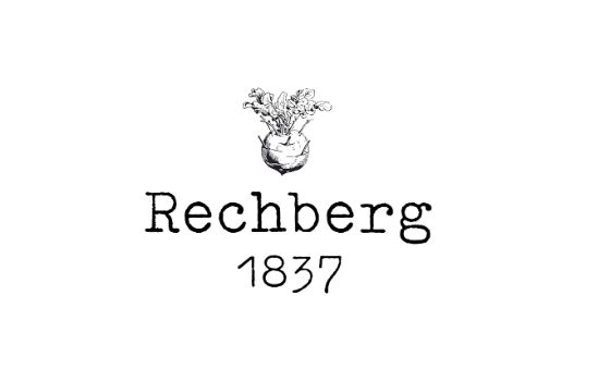 Schwarzes Logo des Restaurants Rechberg auf weissem Grund mit Jahreszahl 1837.