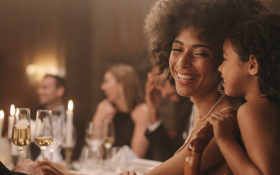 americanexpress-platinum-mood-dinning-stagestatic