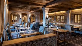 american-express-selects-summer-special-golf-hotel-les-hauts-1