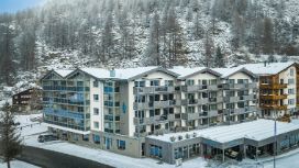 american-express-selects-winter-promotion-2024-kristall-spahir-2