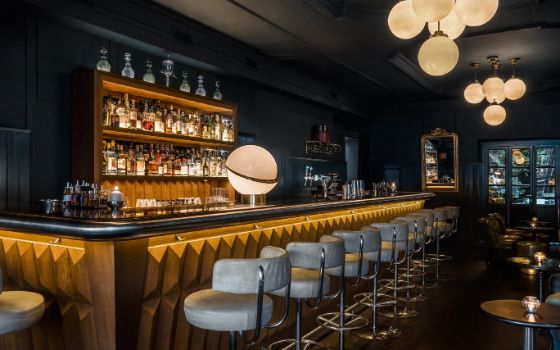 americanexpress-magazin-places-hotel-pulizer-bar-stagestatic