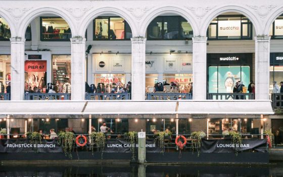americanexpress-magazin-places-hamburg-shopping-stagestatic