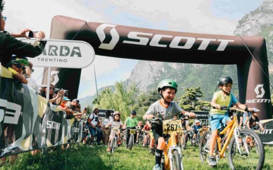 american-express-selects-wenn-der-fruehling-in-fahrt-kommt-9-1