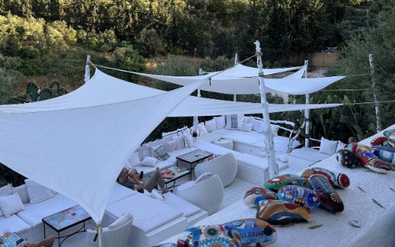 americanexpress-magazin-places-sucologone-gardenview-stagestatic