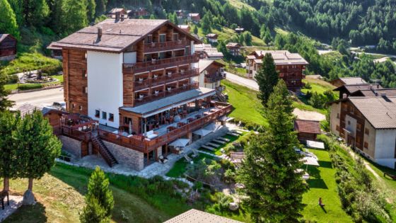 american-express-selects-summer-special-2025-boutique-hotel-chandolin-1