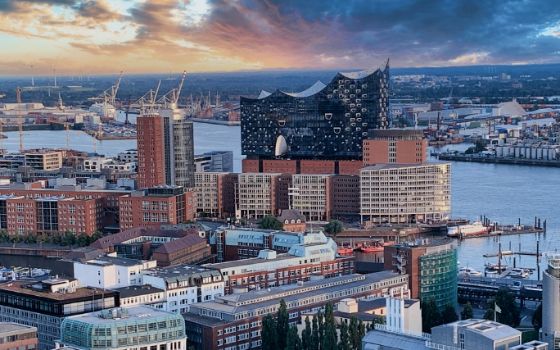 americanexpress-magazin-places-hamburg-hafencity-stagestatic