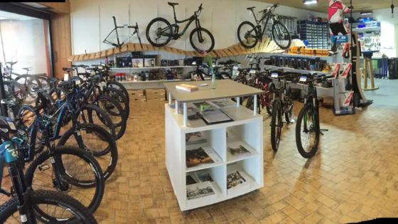 american-express-selects-neue-partner-roc-cycling-aegeri-2