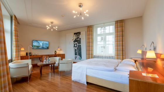 american-express-selects-summer-special-hotel-einstein-HB