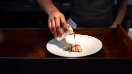 americanexpress-benefits-dining-credit-stagestatic