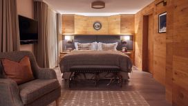 american-express-selects-sommer-promotion-2024-the-capra-1