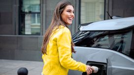american-express-selects-shopping-hertz-2025-1