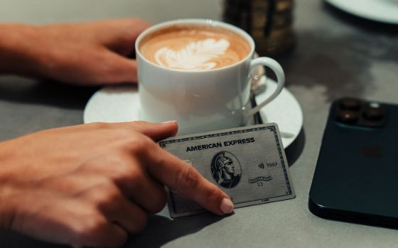 american-express-magazin-flughafen-lounges-weltweit-platinum-card-stagestatic